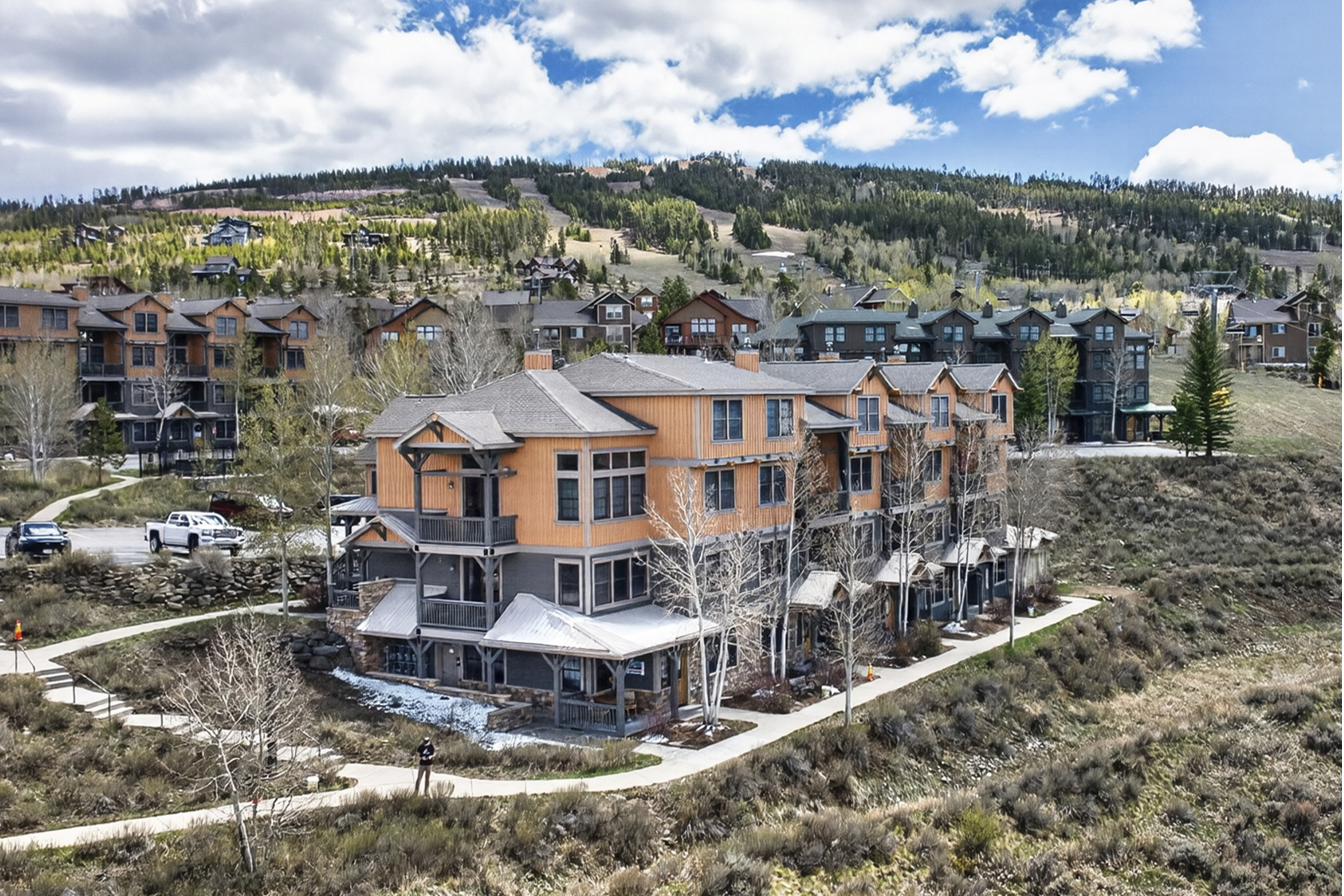 Kicking Horse Lodges buildings